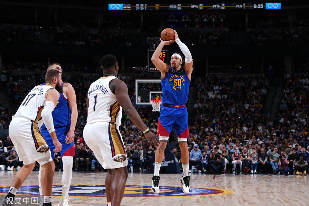 是他表现起 是他表现起